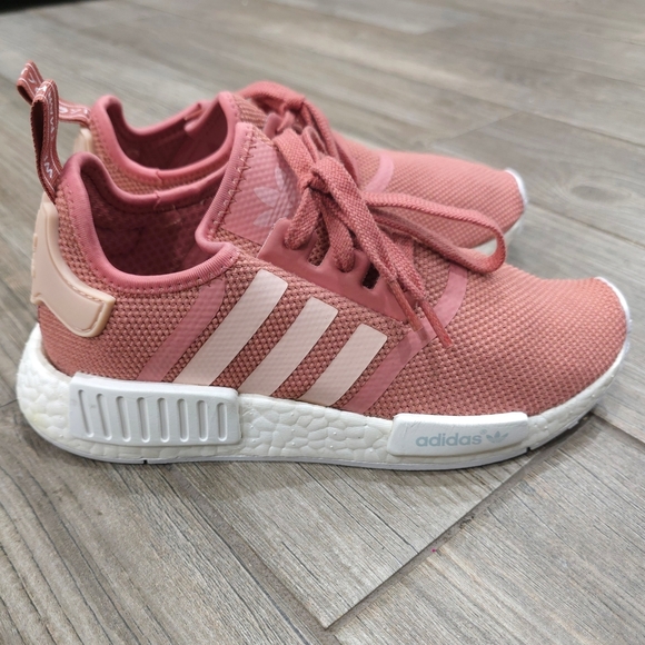 ADIDAS NMD R1 Salmon Raw Pink Sneakers, Lightly Used, Size 6.5 Ladies - Picture 1 of 16
